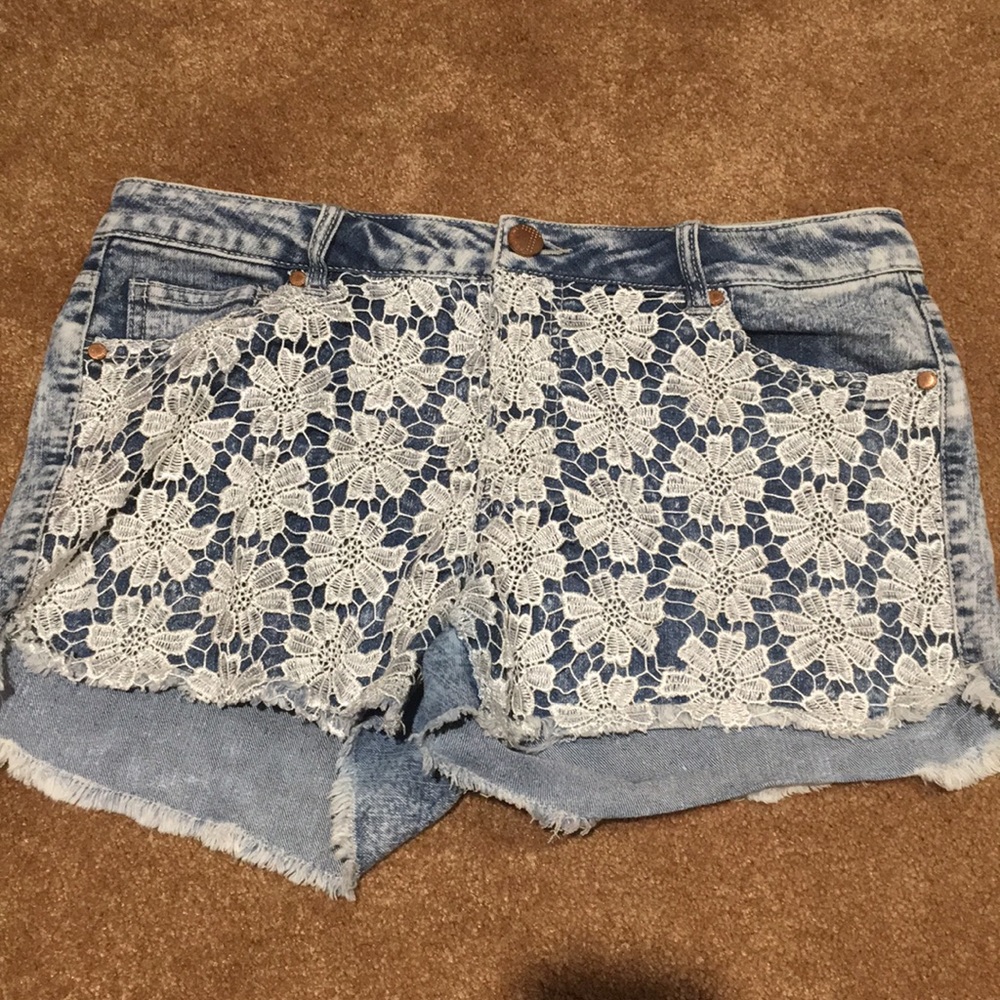 Size 10 Tinseltown Pattern Denim shorts